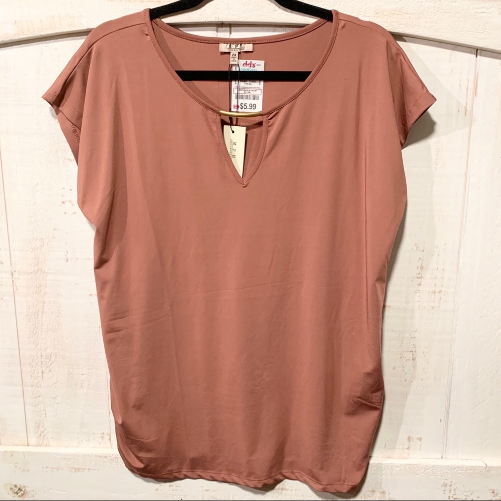 Mauve Short Sleeve Top with Gold Accent